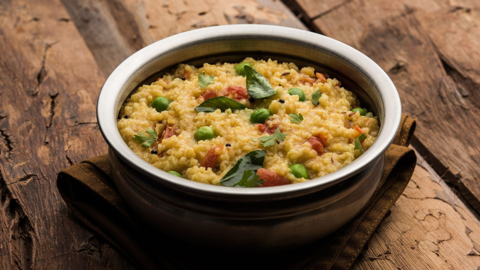 Gujarati Khichdi Recipe by Bestselling Chef Maunika Gowardhan