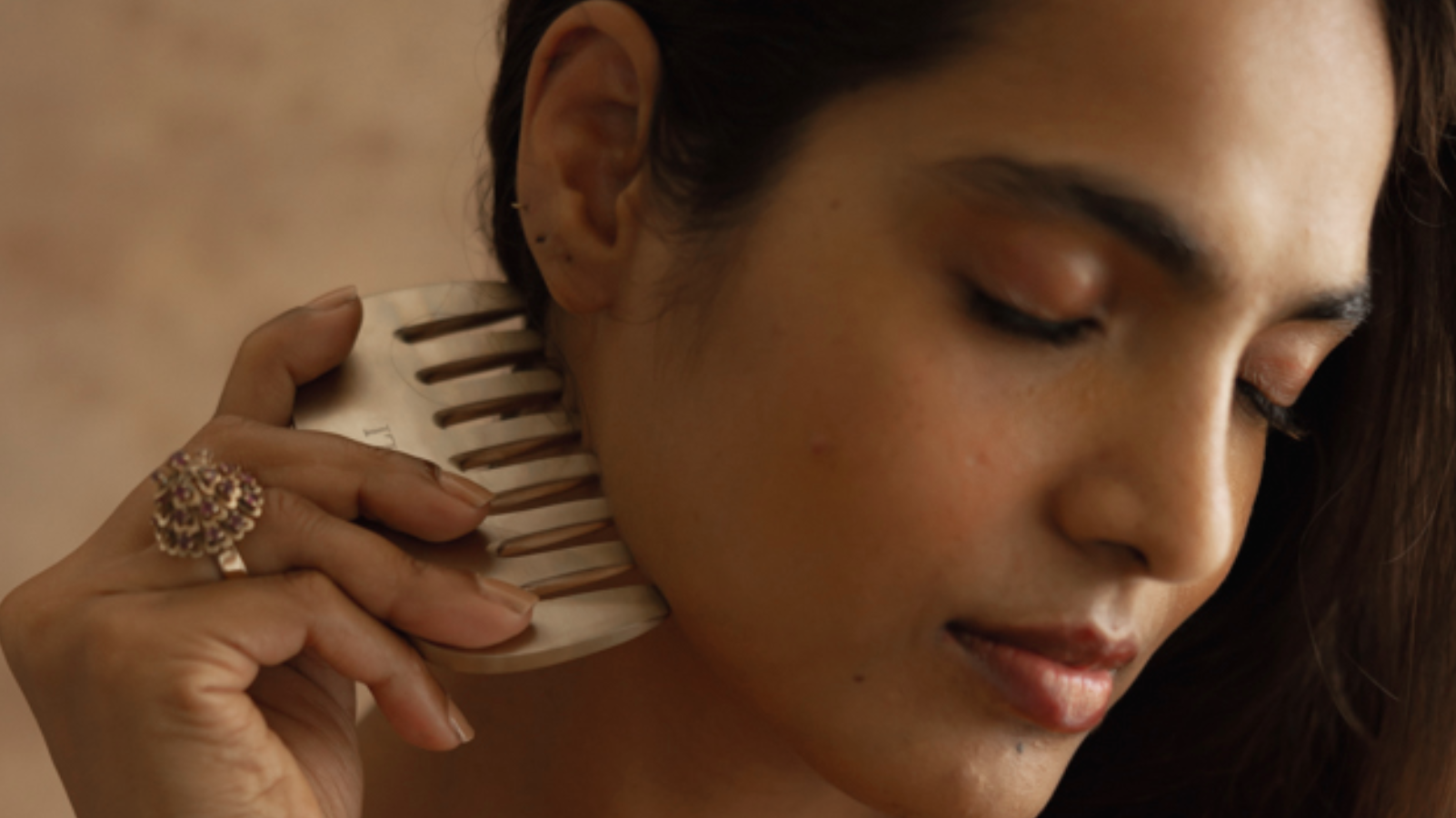 How to Do a Champi Head Massage at Home (Step-by-Step Guide)