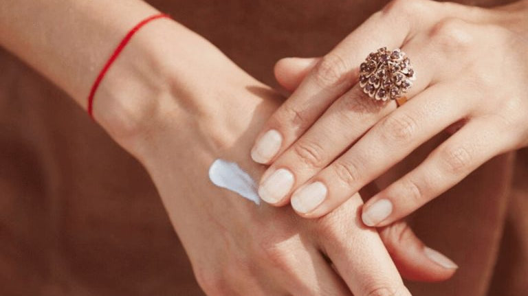 what is Ayurveda and how it can make your skin glowing and anti acne and ageing