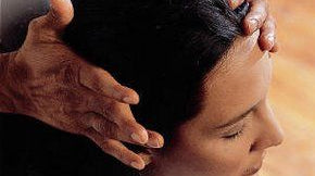 Indian Head Massage – Ayurvedic Beauty Rituals
