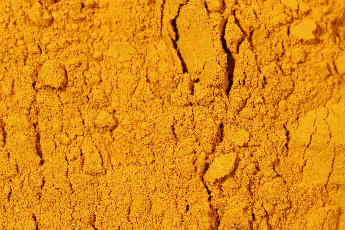 Turmeric And Our Favourite 'Golden Mylk' Recipe For Hayfever Relief