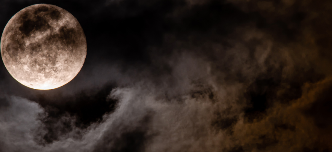 How The Moon Cycles Impact Our Skin